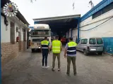 Efectivos durante la intervención en la nave de Melilla. REMITIDA / HANDOUT por POLICÍA LOCALDE MELILLA Fotografía remitida a medios de comunicación exclusivamente para ilustrar la noticia a la que hace referencia la imagen, y citando la procedencia de la imagen en la firma 18/6/2025